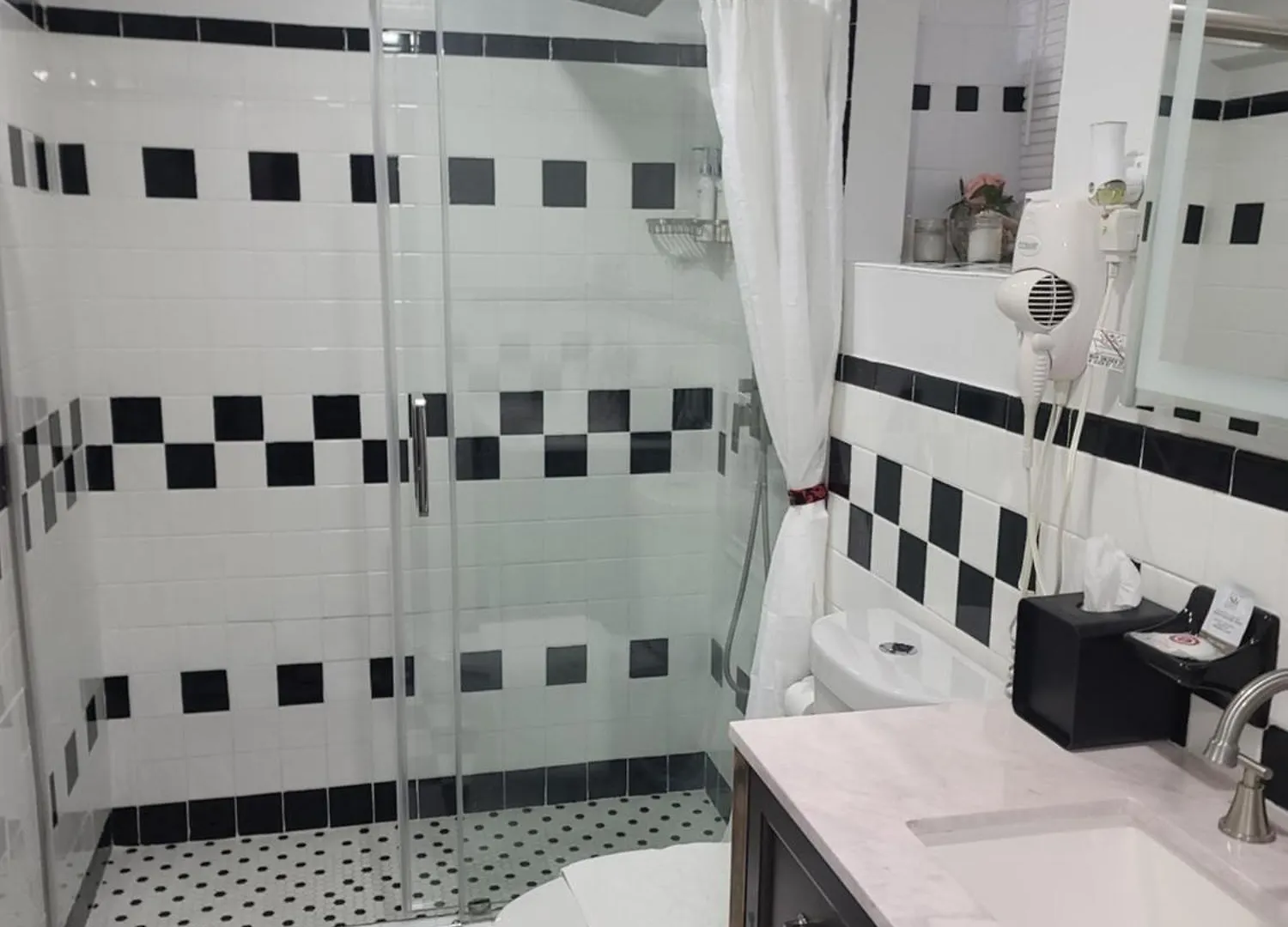 Lovely 2 Bedroom Apartment With 2 Entrance And Parking New York United States